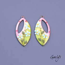 Paire de charm cuivre émaillé pour boucles d'oreille - fond  vert, rose - fleurs bleu ciel, - asymétriques