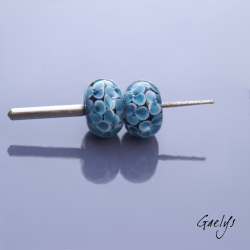 Perles Lampwork florale - duo de perles rondelles - Les hortensias -  bleu encre sur blanc