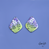 Paire de charm cuivre émaillé pour boucles d'oreille - fond  vert et violet - feuillage, fleur violette, ivoire