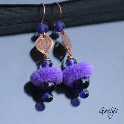 Les petits pompons - boucles oreilles cuivre, lampwork et petit pompon textile - montage cuivre eau Fort - améthyste