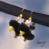 Les petits pompons - boucles oreilles cuivre, lampwork et petit pompon textile - montage cuivre eau Fort - Jaune / noir
