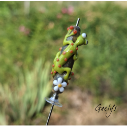 Reserved – Green and orange salamander on a silvered ivory bead – tiny flowers – Glass animals