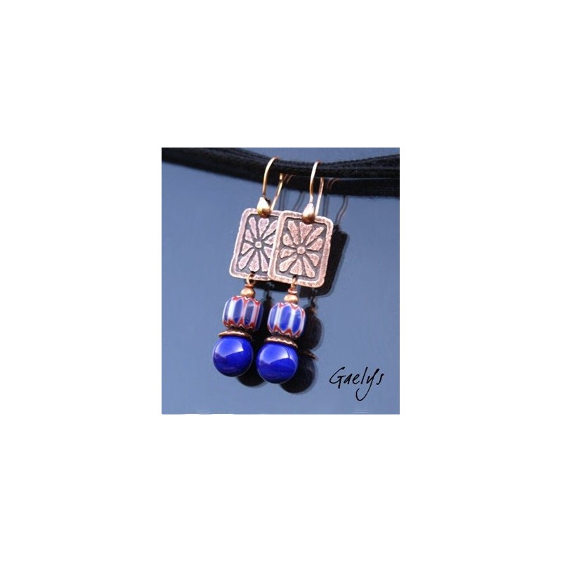 Maréline - boucles oreilles lampwork bleu cobalt - charms en cuivre gravés à l'eau forte