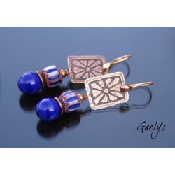 Maréline - boucles oreilles lampwork bleu cobalt - charms en cuivre gravés à l'eau forte