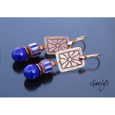 Maréline - boucles oreilles lampwork bleu cobalt - charms en cuivre gravés à l'eau forte