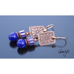 Maréline - boucles oreilles lampwork bleu cobalt - charms en cuivre gravés à l'eau forte