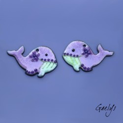 Paire de charm cuivre émaillé pour boucles d'oreille -vert / violet - baleine