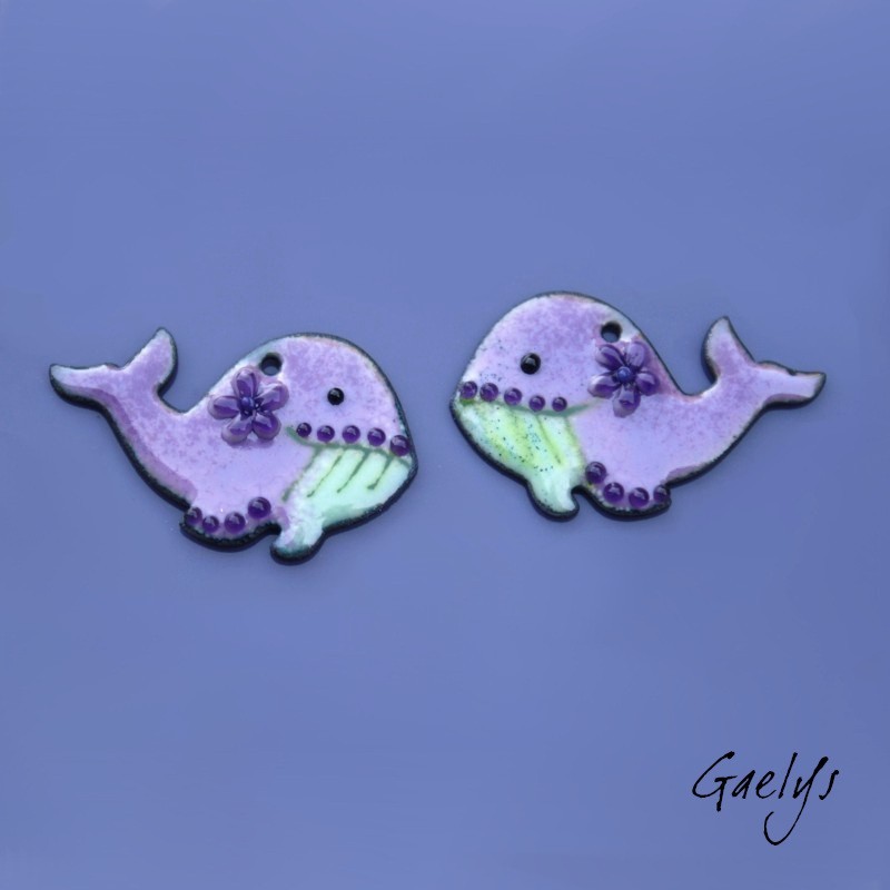 Paire de charm cuivre émaillé pour boucles d'oreille -vert / violet - baleine