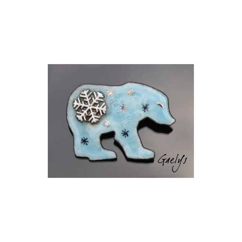 Beber le bear - Petite broche ours - Email sur cuivre - bleu ciel / flocon argent / platine