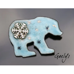Beber le bear - Petite broche ours - Email sur cuivre - bleu ciel / flocon argent / platine