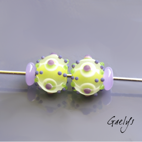 Perles Lampwork "Glacée"- duo de perles rondes - vert citron et violet - verre depoli