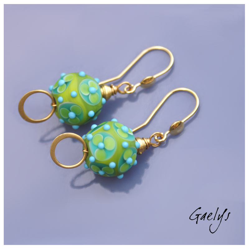 Ernest - boucles d'oreilles - perles à fleur vert / turquoise - Katerina Sojkova - montage vermeil / laiton