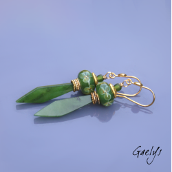 Foncombe – yellow gold vermeil earrings, jade daggers, borosilicate lampwork – green flowers