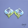 Paire de charm cuivre émaillé pour boucles d'oreille - fond  vert et bleu ciel - feuillage, fleur violette, bleu prevenche
