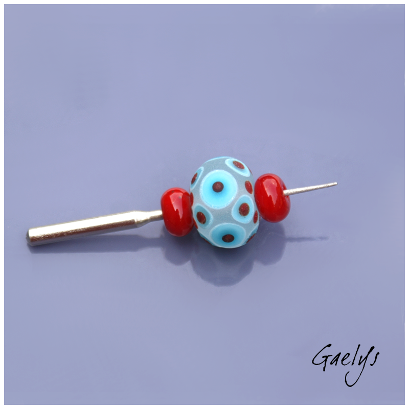 Focal Bead - Geometrics - 1 bead + 2 spacers - frosted transparent base - turquoise blue / red