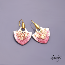 Tegashi rose - boucles d'oreille, vermeil or jaune et cuivre émaillés ivoire rose et frits de verre- Bohême Chic