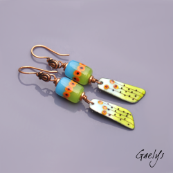 Poppies in the sky - boucles d'oreilles - perles lampwork forme barril - bleu / vert  / orange / noir