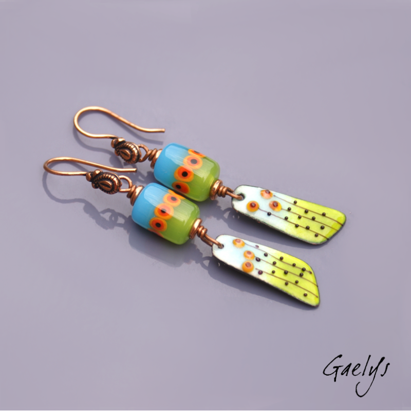Poppies in the sky - boucles d'oreilles - perles lampwork forme barril - bleu / vert  / orange / noir