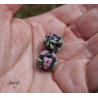 Perles Lampwork à fleurs - duo de perles rondes - fleurs  - fond violet / fleurs rose (style glycine), vert d'eau