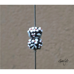 Perles Lampwork à fleurs - duo de perles rondes - fleurs  - fond noir / fleurs blanche coeur rouge, vert d'eau