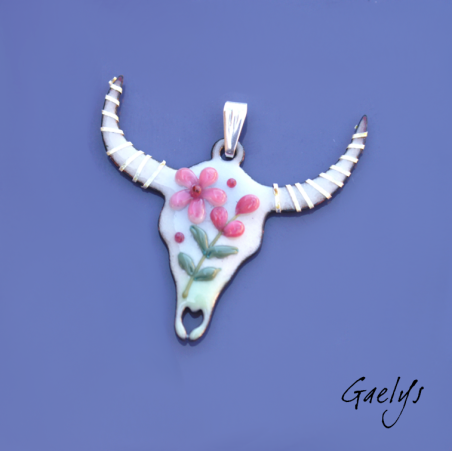 Crâne de buffle en cuivre émaillé  - bleu ciel / vert doux - floral rose