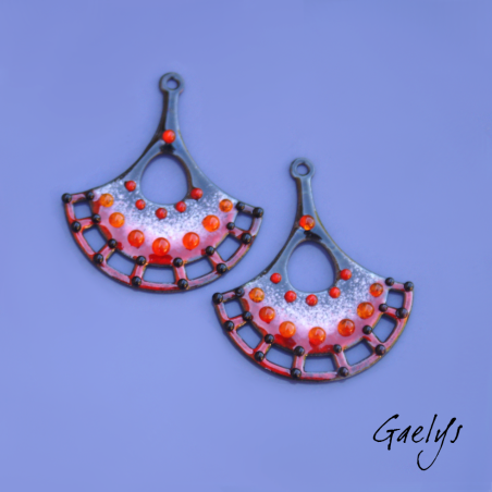 Pair of enameled copper earring charms – poppy / black – dot pattern