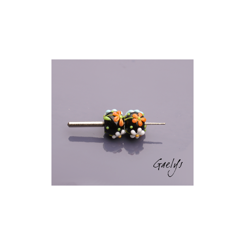 Perles Lampwork à fleurs - duo de perles rondelle 4 fleurs  - fond noir / fleurs bleues, oranges, blanches