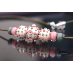 Collen - collier lampwork tons ivoire / beige / vieux rose - cordon cuir - apprêts argent