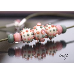 Collen - collier lampwork tons ivoire / beige / vieux rose - cordon cuir - apprêts argent