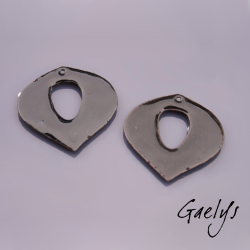 Paire de charm cuivre émaillé pour boucles d'oreille - fond noir / vert olive et fleur blanche coeur rouge