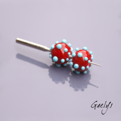 Perles Lampwork à picots oursin - duo de perles rondes avec points - rouge / bleu turquoise