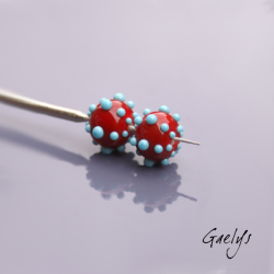 Perles Lampwork à picots oursin - duo de perles rondes avec points - rouge / bleu turquoise