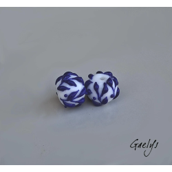 Perles Lampwork à fleurs - duo de perles "rondelle"  - fond blanc /feuillage bleu cobalt