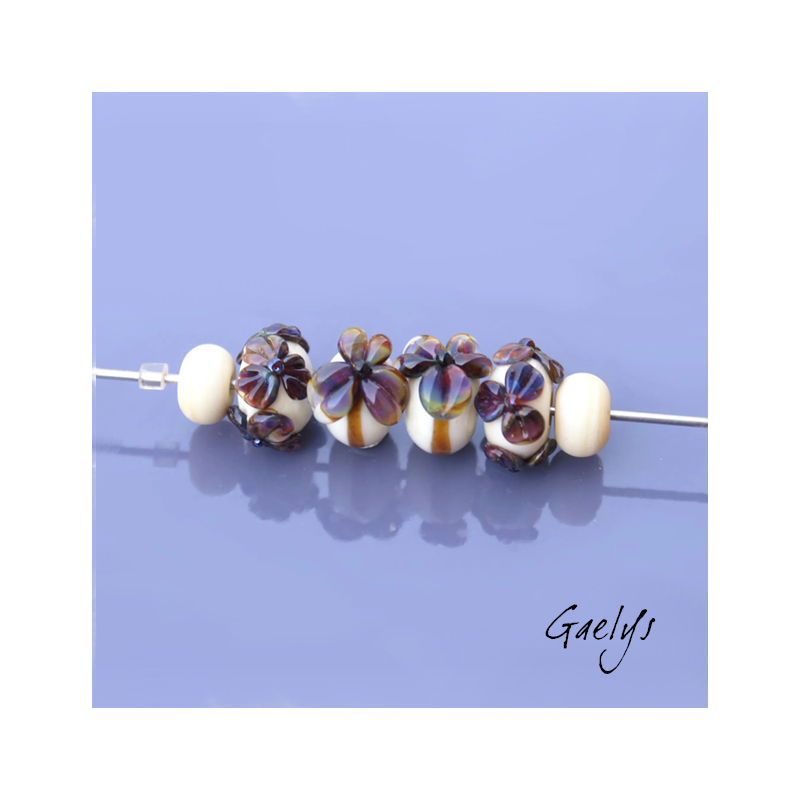 Perles Lampwork à fleurs - set de 4 perles rondelle + 2 spacer depolis - fond ivoir / fleurs dark  multicolore