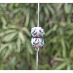 Perles Lampwork à fleurs - duo de perles rondelle  - fond nude /feuillage vert olive