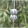 Perles Lampwork à fleurs - duo de perles rondelle  - fond nude /feuillage vert olive