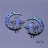 Paire de charm cuivre émaillé pour boucles d'oreille - bleu cobalt / azure / blanc - Sorcière et son chat à la lune
