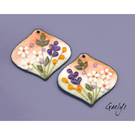 Paire de charm cuivre émaillé pour boucles d'oreille - fond pêche / vert / orange / violet / blanc