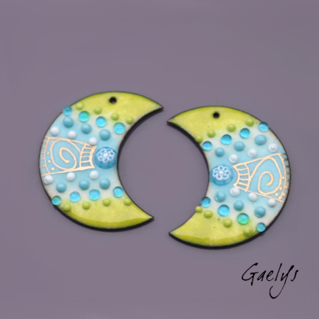 Paire de charm cuivre émaillé pour boucles d'oreille - bleu glace / vert / aqua / or - demi lune - murine