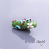 Pilou - Salamandre bleue turquoise sur perle vert pomme - fleurettes - Animaux de verre