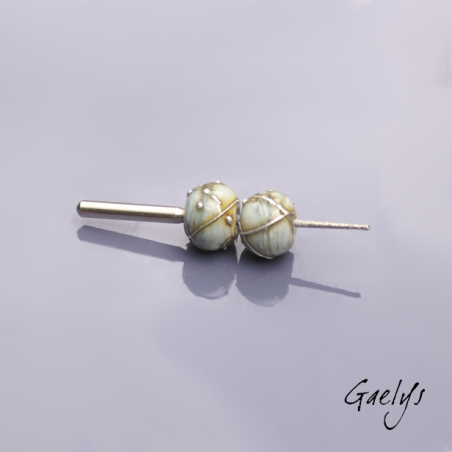 Les pelottes : Perles Lampwork fils d'argent enroulé - duo de perles - fond blue ivory