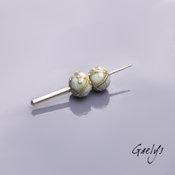 Les pelottes : Perles Lampwork fils d'argent enroulé - duo de perles - fond blue ivory