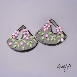 Paire de charm cuivre émaillé pour boucles d'oreille - fond noir / vert doux / rose