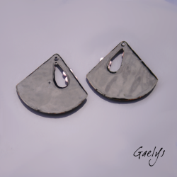 Paire de charm cuivre émaillé pour boucles d'oreille - fond noir / vert doux / rose