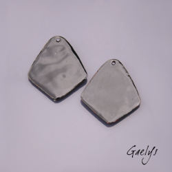 Paire de charm cuivre émaillé pour boucles d'oreille - fond noir / vert olive / rose / ivoire