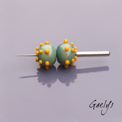 Perles Lampwork à picots oursin - duo de perles rondes avec points - bleu vert / jaune