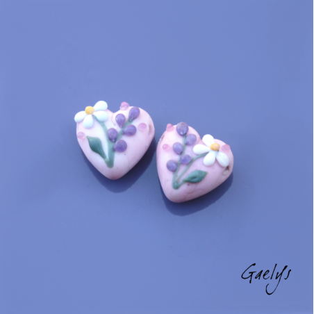 Pair of glass beads for earrings - pink heart flowers - lampwork Gaelys - frosted glass