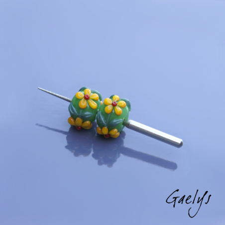 Perles Lampwork à fleurs - duo de perles rondelle  - vert pomme /feuillage / Paquerette jaune