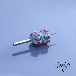 Perles Lampwork à fleurs - duo de perles rondelle  - bleu ciel  / feuillage / Paquerettes violettes