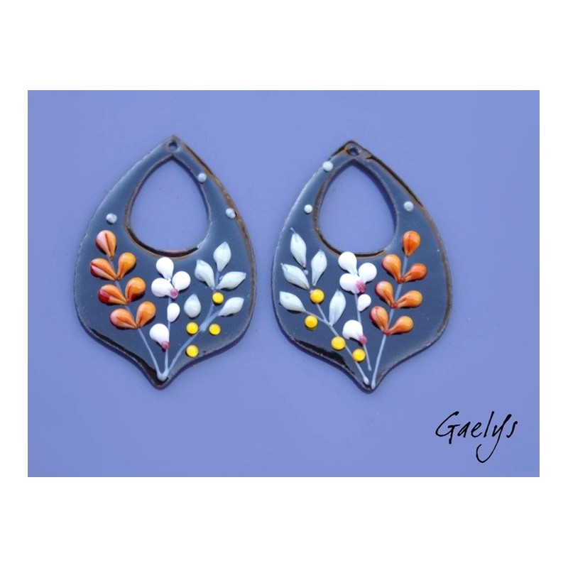 Paire de charm cuivre émaillé pour boucles d'oreille - fond noir / fleurs blanche  / oranges / feuillage olivier